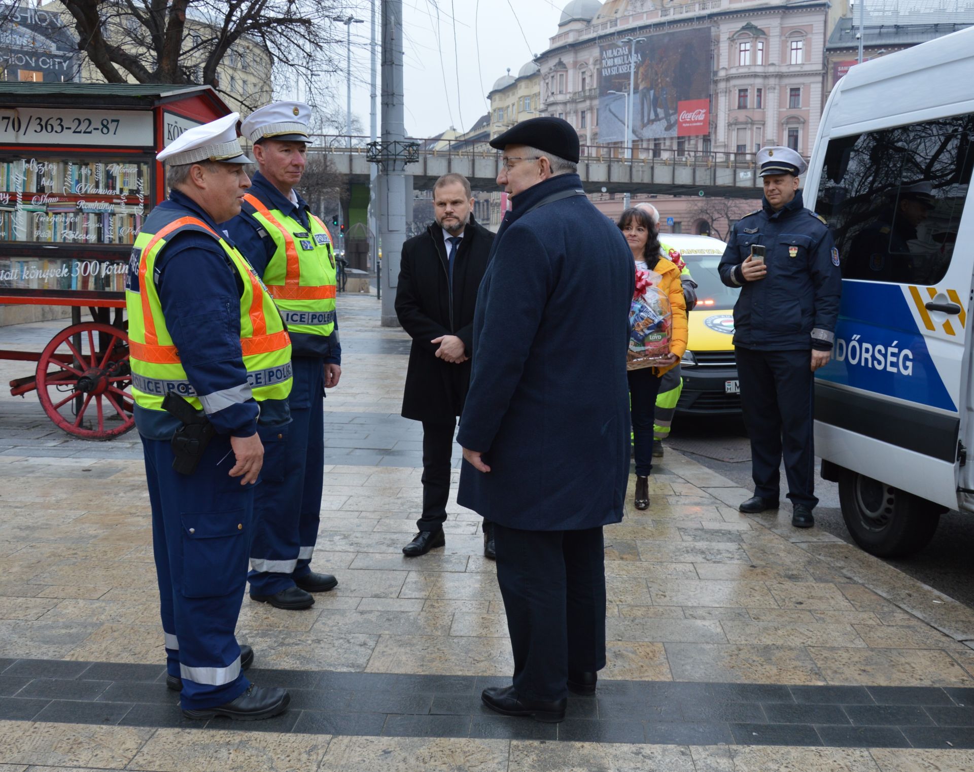 Rendőrszilveszter: Köszönjük a rendőrök egész éves munkáját!