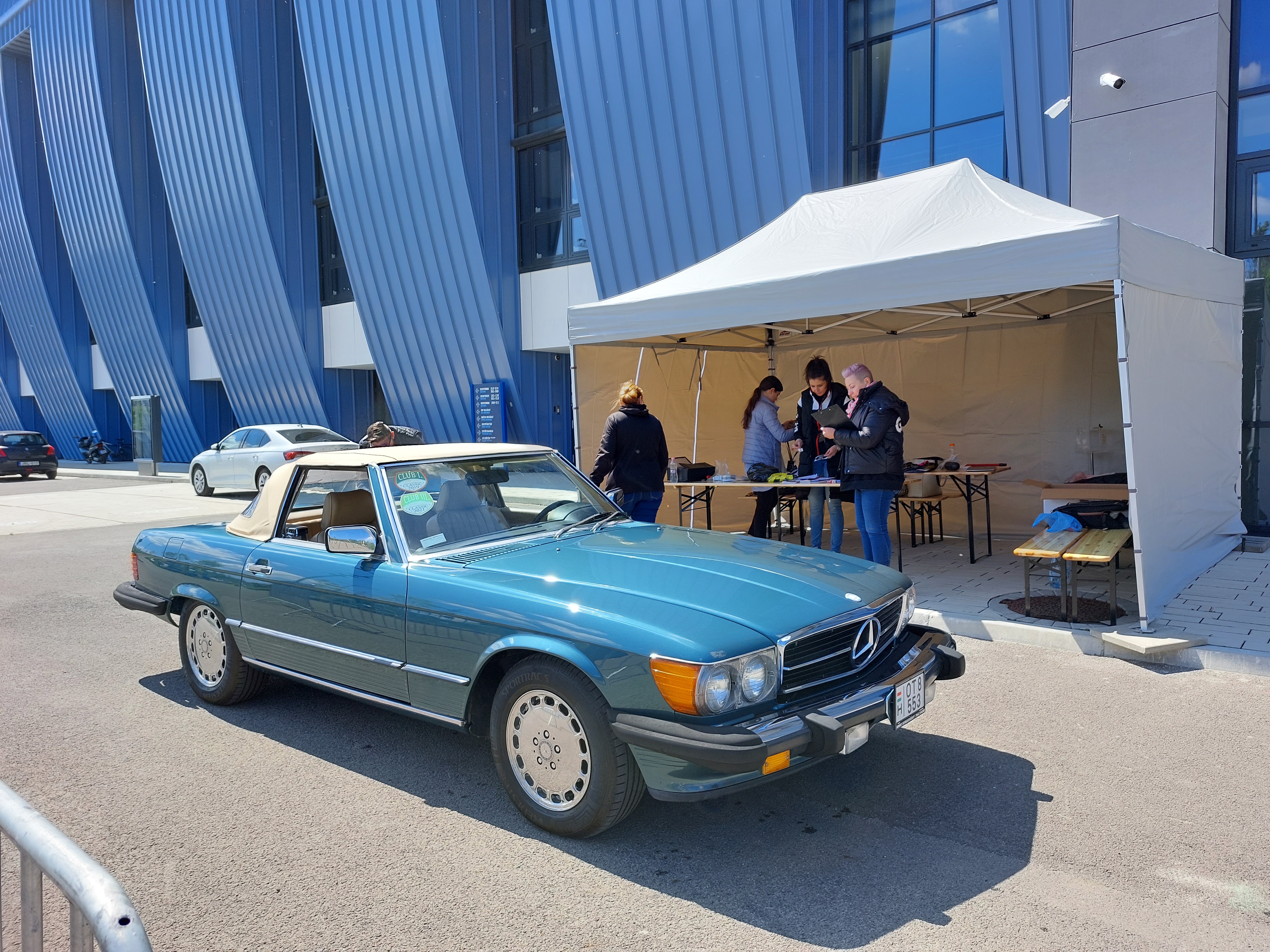 Mercedes Petrol 560 SL 